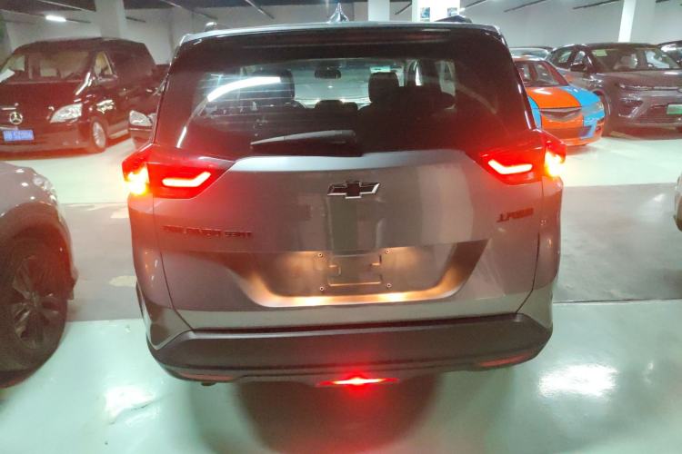 Used Chevrolet Orlando 2020 Light Hybrid Redline 530T Automatic Enjoyment Edition (5+2 Models) Exterior 4