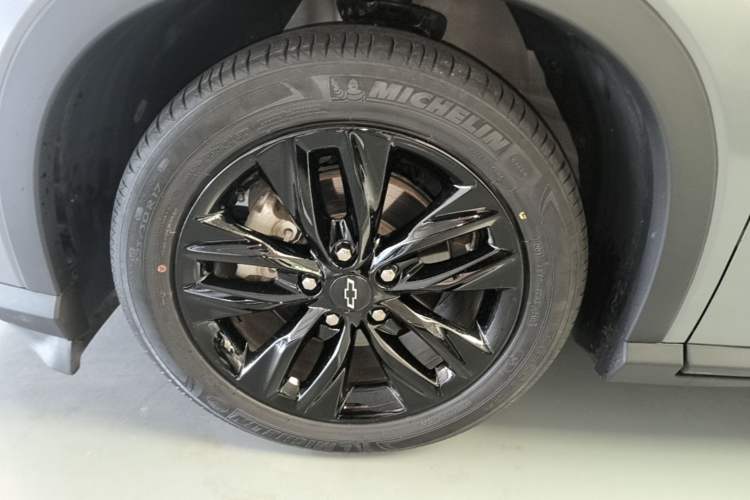 Used Chevrolet Orlando 2020 Light Hybrid Redline 530T Automatic Enjoyment Edition (5+2 Models) Exterior 4