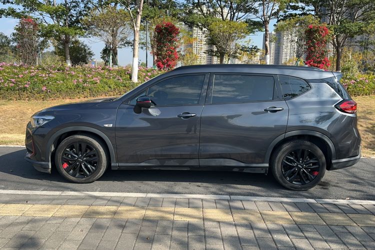 Used Chevrolet Orlando 2020 Light Hybrid Redline 530T Automatic Enjoyment Edition (5+2 Models) Exterior 4