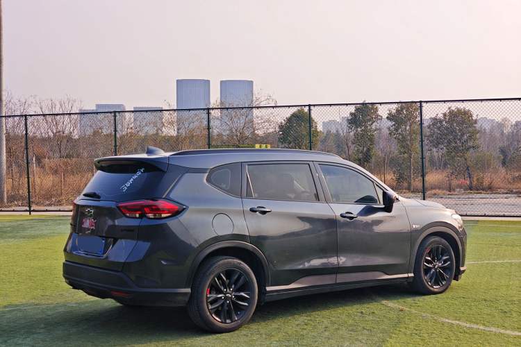 Used Chevrolet Orlando 2020 Light Hybrid Redline 530T Automatic Enjoyment Edition (5+2 Models) Exterior 6