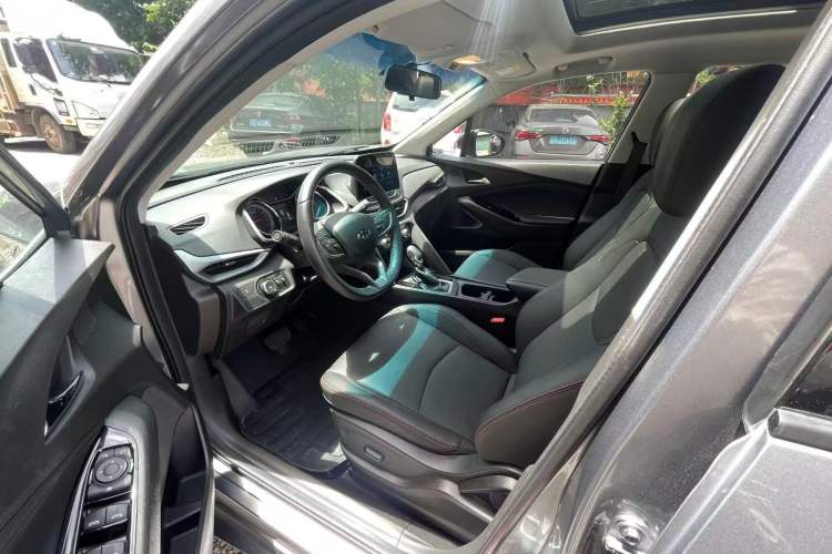 Used Chevrolet Orlando 2020 Light Hybrid Redline 530T Automatic Enjoyment Edition (5+2 Models) Exterior 6