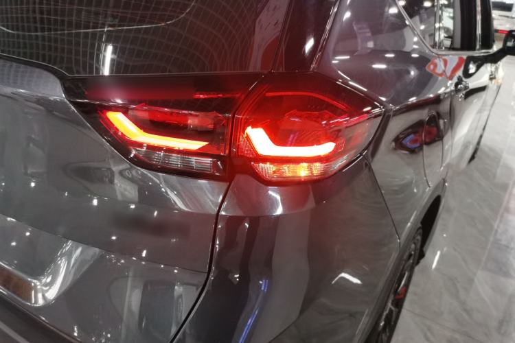Used Chevrolet Orlando 2020 Light Hybrid Redline 530T Automatic Enjoyment Edition (5+2 Models) Exterior 6