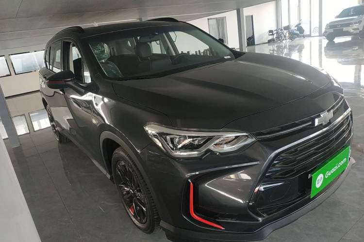 Used Chevrolet Orlando 2020 Light Hybrid Redline 530T Automatic Enjoyment Edition (5+2 Models) Front Right 45 Deg