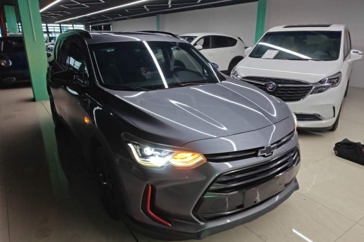 Used Chevrolet Orlando 2020 Light Hybrid Redline 530T Automatic Enjoyment Edition (5+2 Models) Front Right 45 Deg