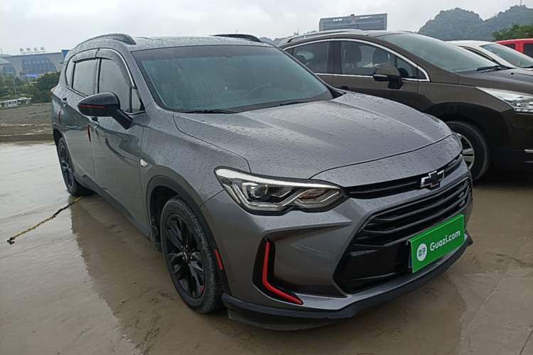Used Chevrolet Orlando 2020 Light Hybrid Redline 530T Automatic Enjoyment Edition (5+2 Models) Front Right 45 Deg