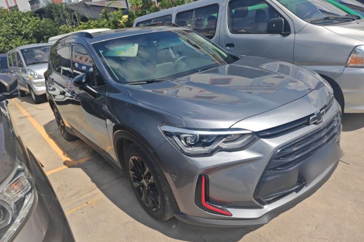 Used Chevrolet Orlando 2020 Light Hybrid Redline 530T Automatic Enjoyment Edition (5+2 Models) Front Right 45 Deg