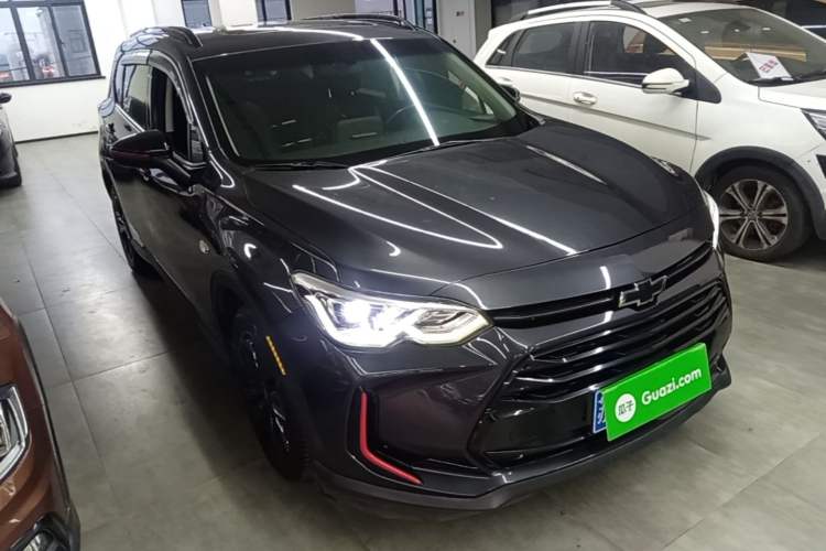 Used Chevrolet Orlando 2020 Light Hybrid Redline 530T Automatic Enjoyment Edition (5+2 Models) Front Right 45 Deg