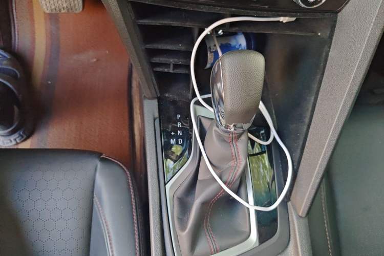 Used Chevrolet Orlando 2020 Light Hybrid Redline 530T Automatic Zhaoxiang Edition (5+2 Models) Gear Lever