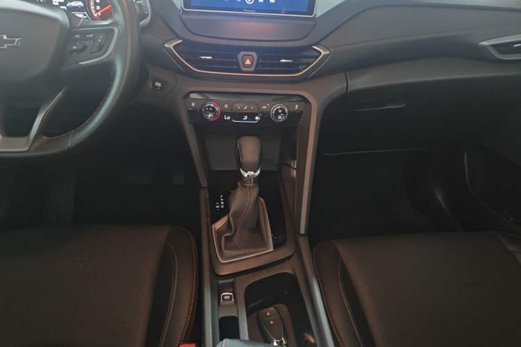 Used Chevrolet Orlando 2020 Light Hybrid Redline 530T Automatic Enjoyment Edition (5+2 Models) Gear Lever