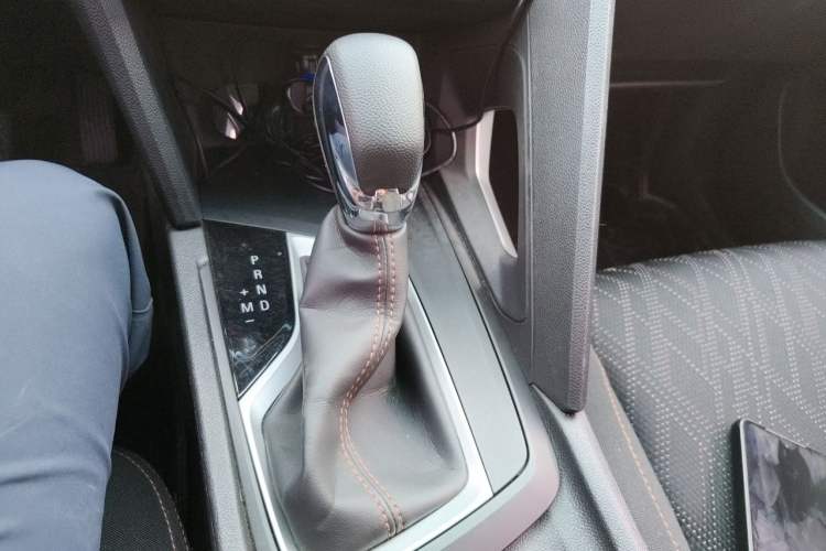Used Chevrolet Orlando 2020 Mild Hybrid 530T Automatic Enjoyment Edition (5+2 Models) Gear Lever