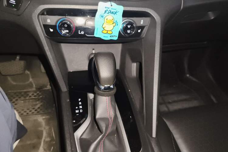 Used Chevrolet Orlando 2020 Light Hybrid Redline 530T Automatic Zhaoxiang Edition (5+2 Models) Gear Lever