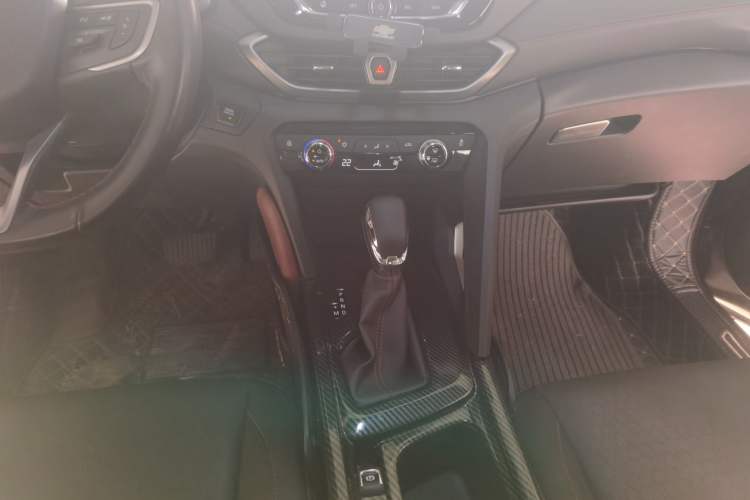 Used Chevrolet Orlando 2020 Light Hybrid Redline 530T Automatic Enjoyment Edition (5+2 Models) Gear Lever