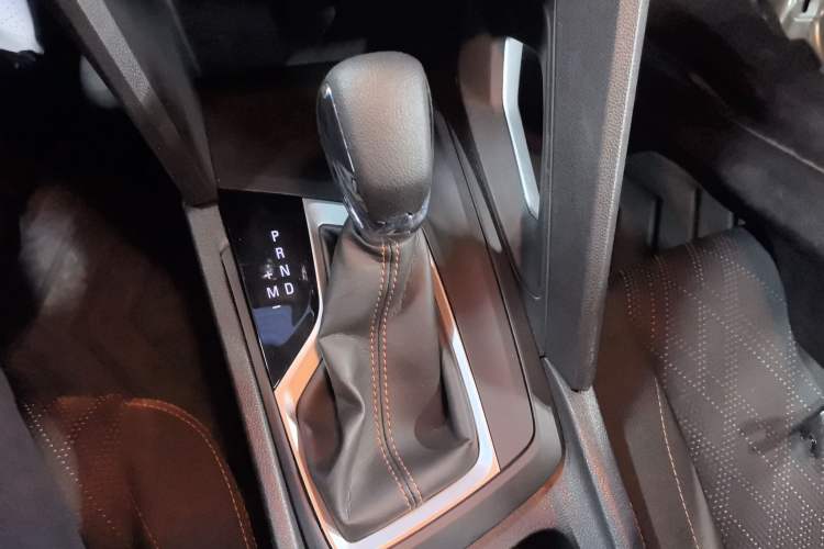 Used Chevrolet Orlando 2020 Mild Hybrid 530T Automatic Enjoyment Edition (5+2 Models) Gear Lever