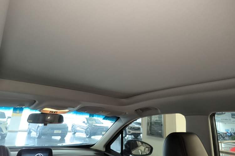 Used Chevrolet Orlando 2020 Light Hybrid Redline 530T Automatic Enjoyment Edition (5+2 Models) Headliner