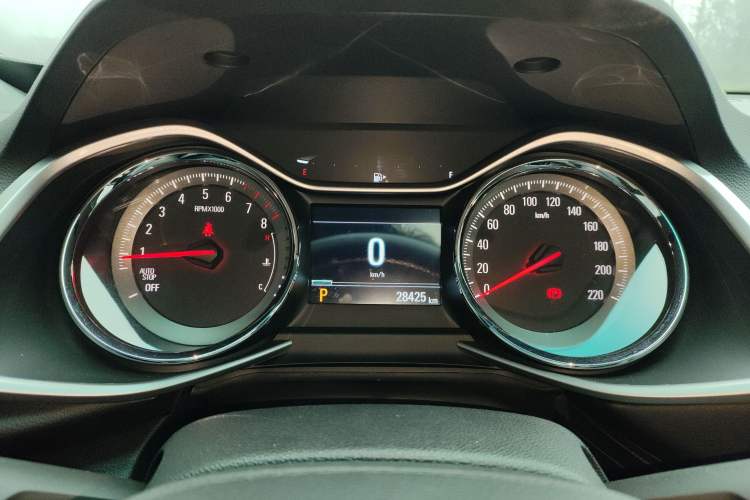 Used Chevrolet Orlando 2020 Light Hybrid Redline 530T Automatic Enjoyment Edition (5+2 Models) Instrument Cluster