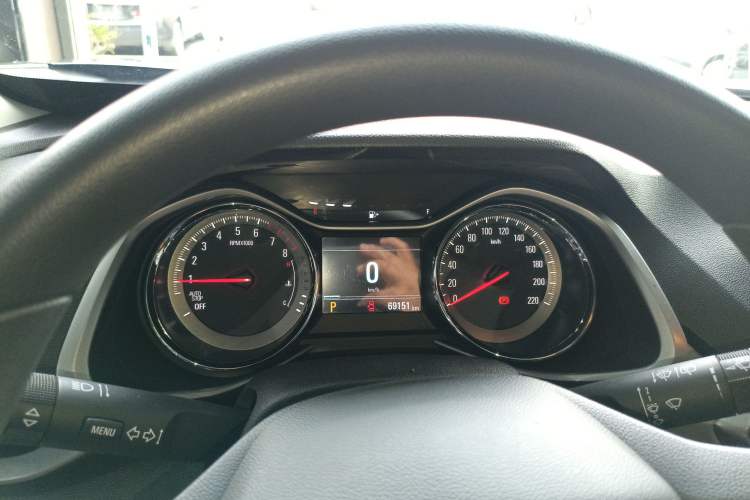 Used Chevrolet Orlando 2020 Mild Hybrid 530T Automatic Enjoyment Edition (5+2 Models) Instrument Cluster