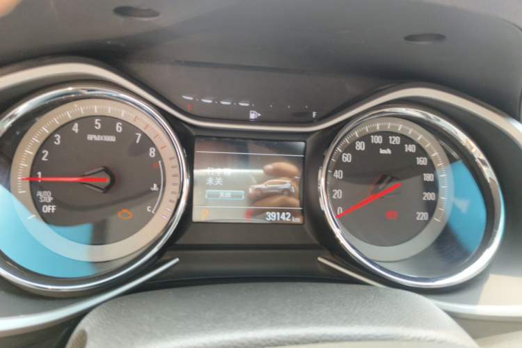 Used Chevrolet Orlando 2020 Mild Hybrid 530T Automatic Enjoyment Edition (5+2 Models) Instrument Cluster