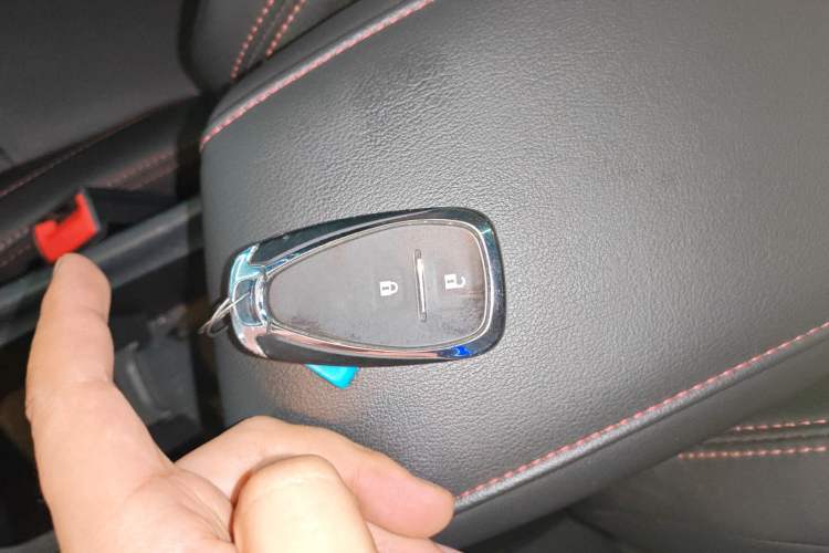 Used Chevrolet Orlando 2020 Light Hybrid Redline 530T Automatic Enjoyment Edition (5+2 Models) Interior 1