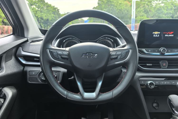 Used Chevrolet Orlando 2020 Light Hybrid Redline 530T Automatic Enjoyment Edition (5+2 Models) Interior 12