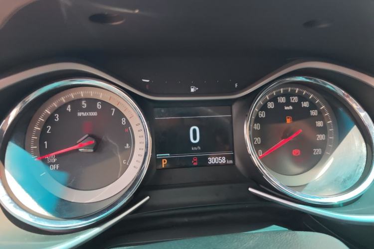 Used Chevrolet Orlando 2020 Light Hybrid Redline 530T Automatic Enjoyment Edition (5+2 Models) Interior 12