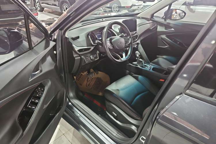 Used Chevrolet Orlando 2020 Light Hybrid Redline 530T Automatic Enjoyment Edition (5+2 Models) Interior 2