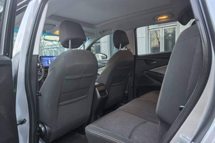 Used Chevrolet Orlando 2020 Mild Hybrid 530T Automatic Enjoyment Edition (5+2 Models) Interior 2