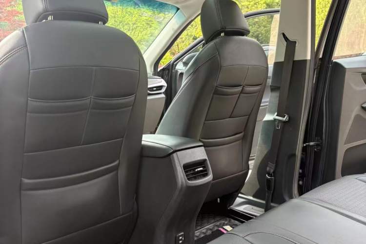 Used Chevrolet Orlando 2020 Light Hybrid Redline 530T Automatic Enjoyment Edition (5+2 Models) Interior 2