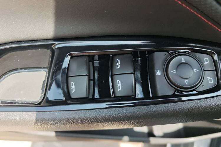 Used Chevrolet Orlando 2020 Light Hybrid Redline 530T Automatic Enjoyment Edition (5+2 Models) Interior 2