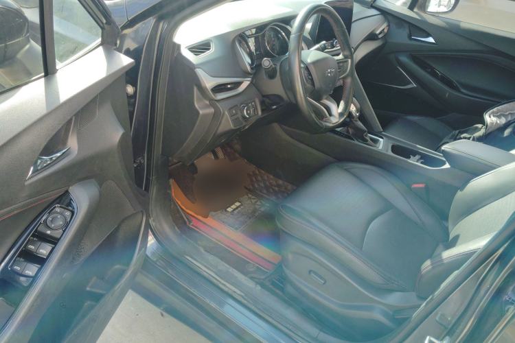 Used Chevrolet Orlando 2020 Light Hybrid Redline 530T Automatic Enjoyment Edition (5+2 Models) Interior 3
