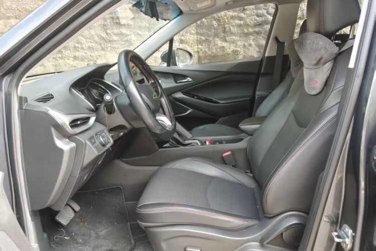 Used Chevrolet Orlando 2020 Light Hybrid Redline 530T Automatic Enjoyment Edition (5+2 Models) Interior 3