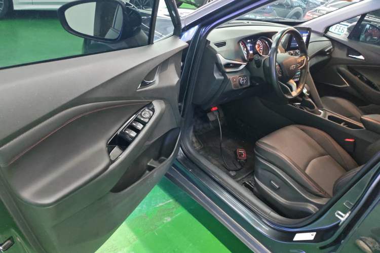 Used Chevrolet Orlando 2020 Light Hybrid Redline 530T Automatic Enjoyment Edition (5+2 Models) Interior 3
