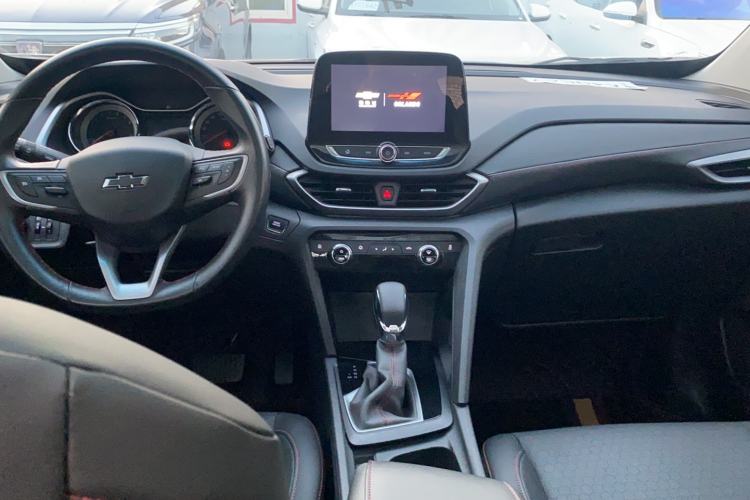 Used Chevrolet Orlando 2020 Light Hybrid Redline 530T Automatic Enjoyment Edition (5+2 Models) Interior 3