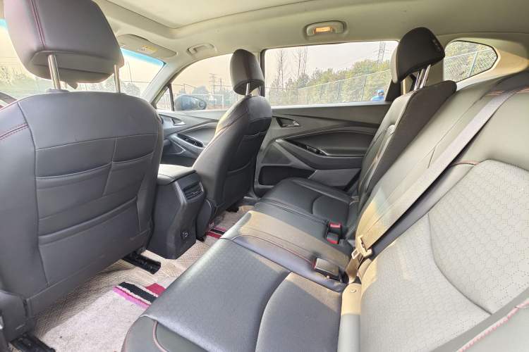 Used Chevrolet Orlando 2020 Light Hybrid Redline 530T Automatic Enjoyment Edition (5+2 Models) Interior 3