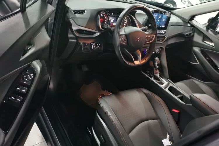Used Chevrolet Orlando 2020 Light Hybrid Redline 530T Automatic Enjoyment Edition (5+2 Models) Interior 3
