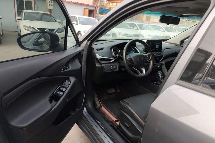 Used Chevrolet Orlando 2020 Light Hybrid Redline 530T Automatic Enjoyment Edition (5+2 Models) Interior 3