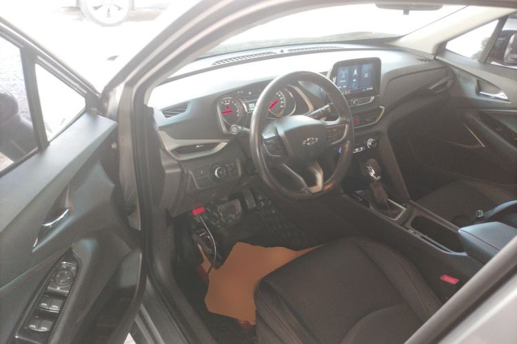 Used Chevrolet Orlando 2020 Light Hybrid Redline 530T Automatic Enjoyment Edition (5+2 Models) Interior 3