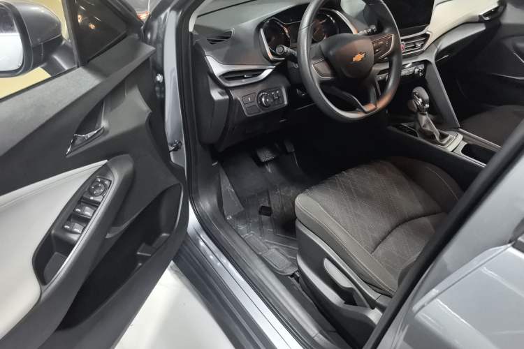 Used Chevrolet Orlando 2020 Mild Hybrid 530T Automatic Enjoyment Edition (5+2 Models) Interior 3