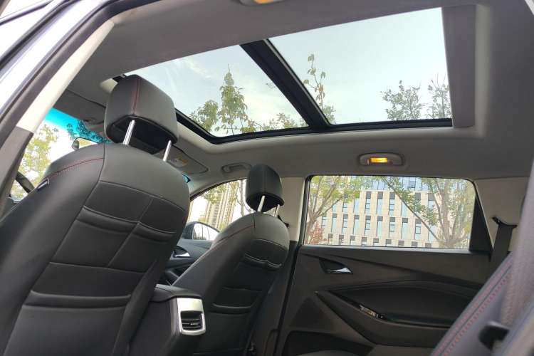 Used Chevrolet Orlando 2020 Light Hybrid Redline 530T Automatic Enjoyment Edition (5+2 Models) Interior 4
