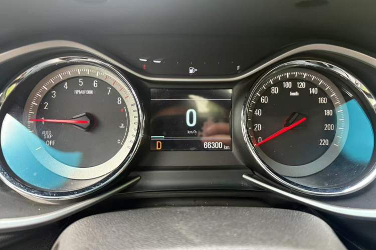 Used Chevrolet Orlando 2020 Light Hybrid Redline 530T Automatic Enjoyment Edition (5+2 Models) Interior 4