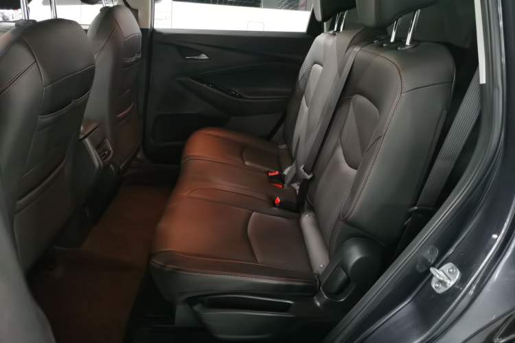 Used Chevrolet Orlando 2020 Light Hybrid Redline 530T Automatic Enjoyment Edition (5+2 Models) Interior 4