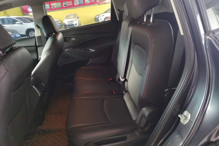 Used Chevrolet Orlando 2020 Light Hybrid Redline 530T Automatic Enjoyment Edition (5+2 Models) Interior 4