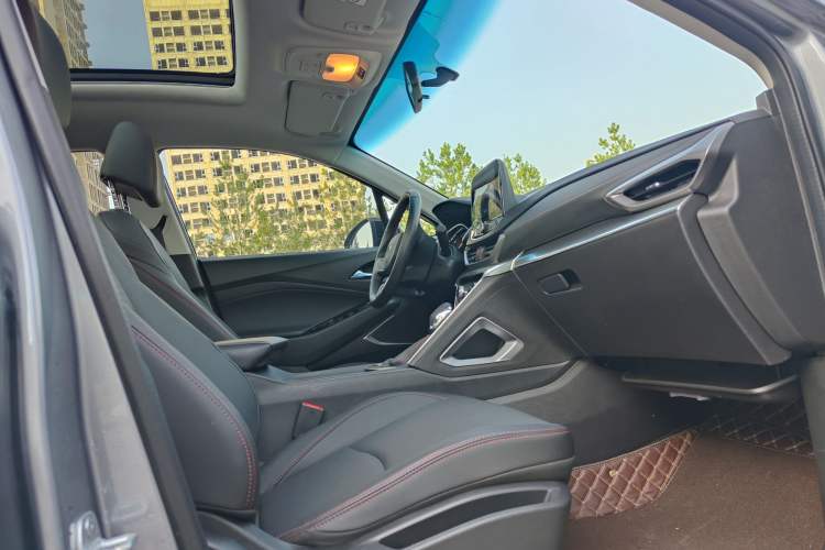 Used Chevrolet Orlando 2020 Light Hybrid Redline 530T Automatic Enjoyment Edition (5+2 Models) Interior 5