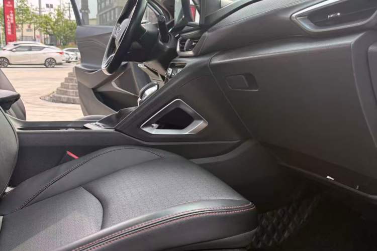 Used Chevrolet Orlando 2020 Light Hybrid Redline 530T Automatic Enjoyment Edition (5+2 Models) Interior 5
