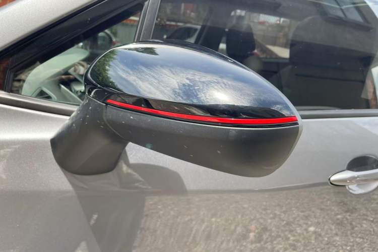 Used Chevrolet Orlando 2020 Light Hybrid Redline 530T Automatic Enjoyment Edition (5+2 Models) Interior 8