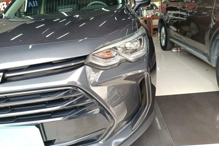 Used Chevrolet Orlando 2020 Mild Hybrid 530T Automatic Enjoyment Edition (5+2 Models) Left Front Headlight