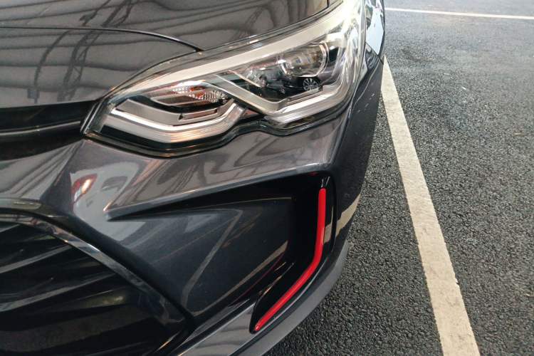 Used Chevrolet Orlando 2020 Light Hybrid Redline 530T Automatic Enjoyment Edition (5+2 Models) Left Front Headlight