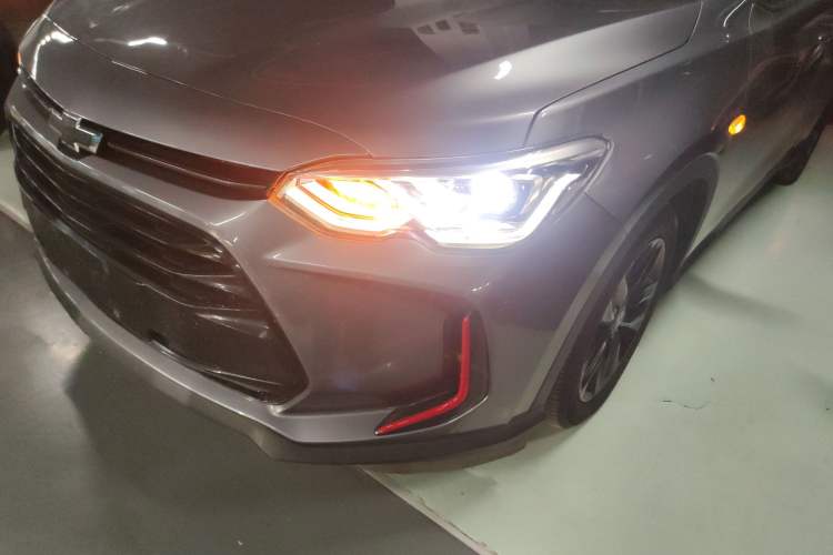 Used Chevrolet Orlando 2020 Light Hybrid Redline 530T Automatic Enjoyment Edition (5+2 Models) Left Front Headlight