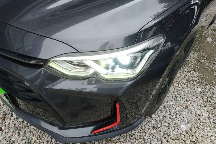 Used Chevrolet Orlando 2020 Light Hybrid Redline 530T Automatic Enjoyment Edition (5+2 Models) Left Front Headlight