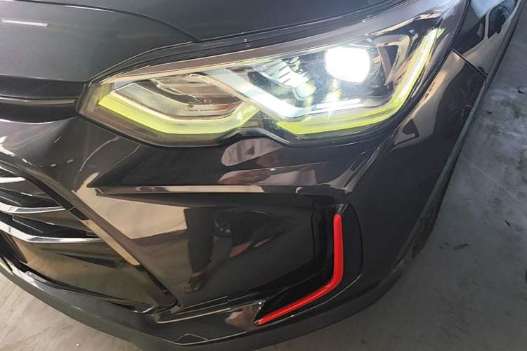 Used Chevrolet Orlando 2020 Light Hybrid Redline 530T Automatic Enjoyment Edition (5+2 Models) Left Front Headlight
