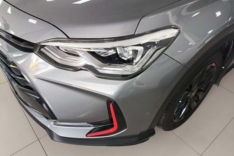Used Chevrolet Orlando 2020 Light Hybrid Redline 530T Automatic Enjoyment Edition (5+2 Models) Left Front Headlight